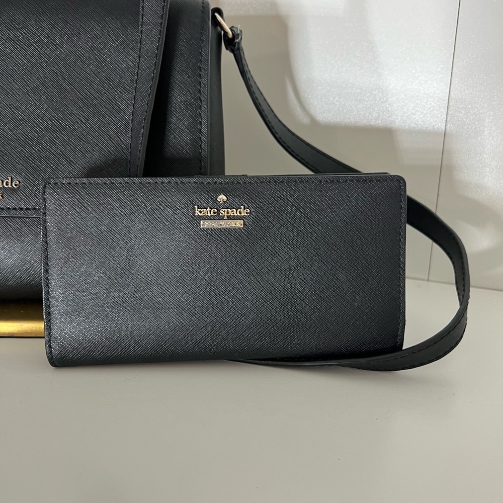 Kate Spade Cross Body and Matching Wallet Set EUC - Picture 3 of 11